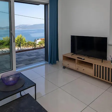 Stunning In With Wifi Apartment Komarna