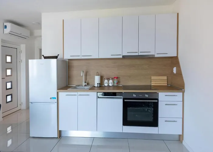 1 Bedroom Lovely In Komarna