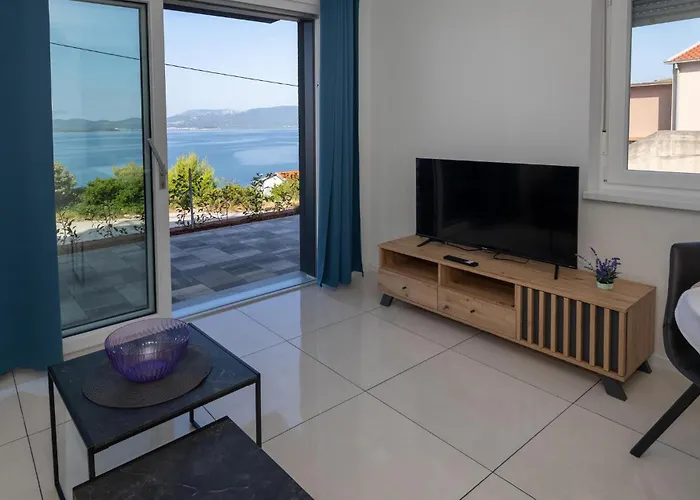 1 Bedroom Lovely In Διαμέρισμα Komarna